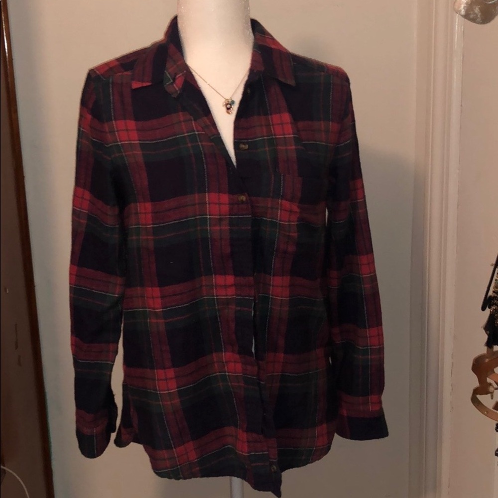 AE plaid top size small